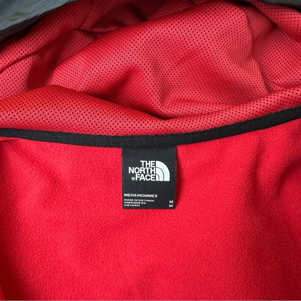 The North Face dynamic red